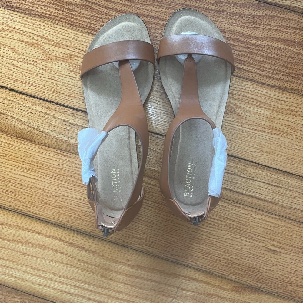 Kenneth Cole Reaction Women’s Brown Sandals. Size 9.